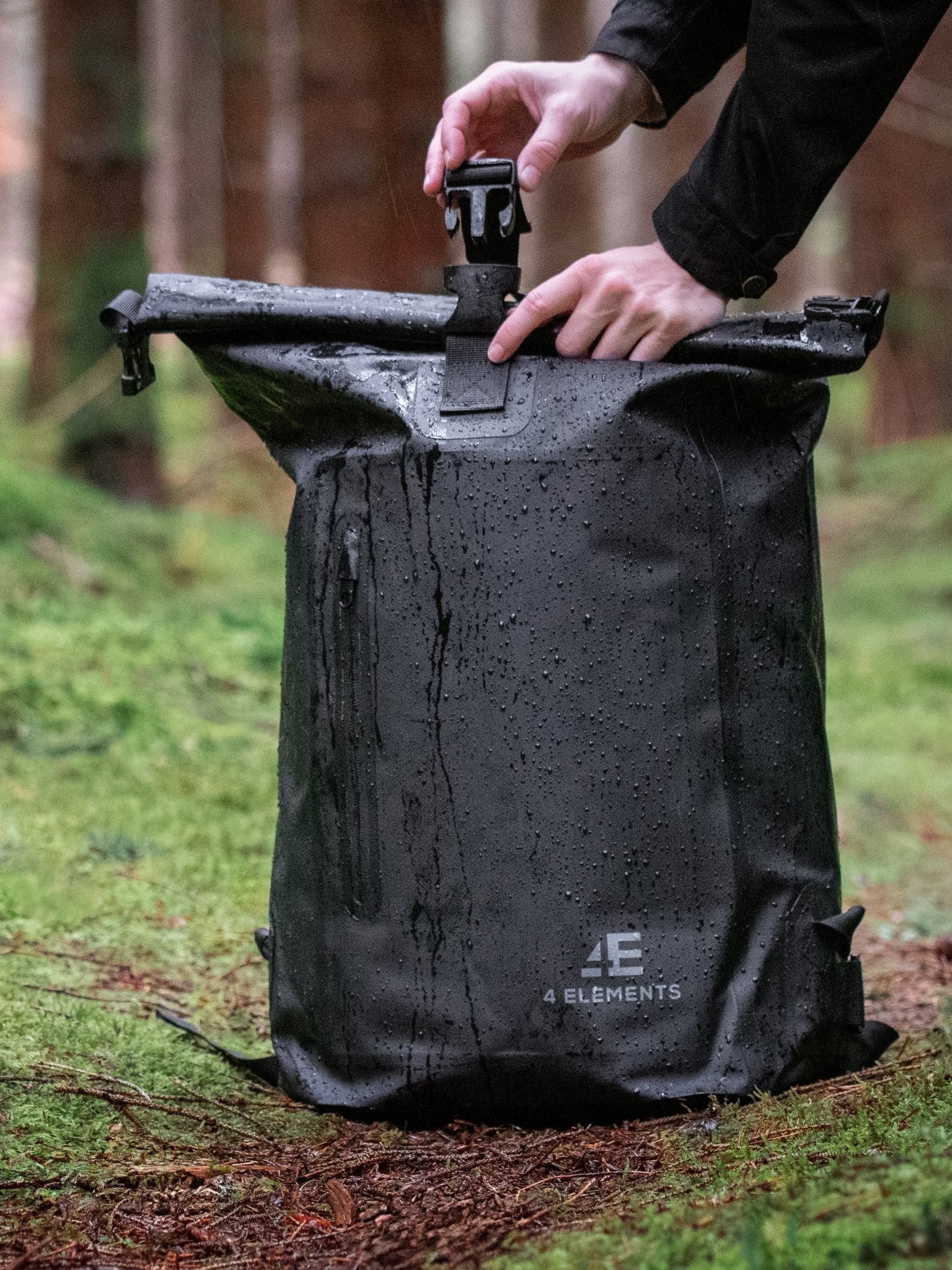 4 Elements - Waterproof bag and Dry Bag Roll Top waterproof Rucksack, Wet bag & Hiking, waters sports or camping bag, 30L drybag